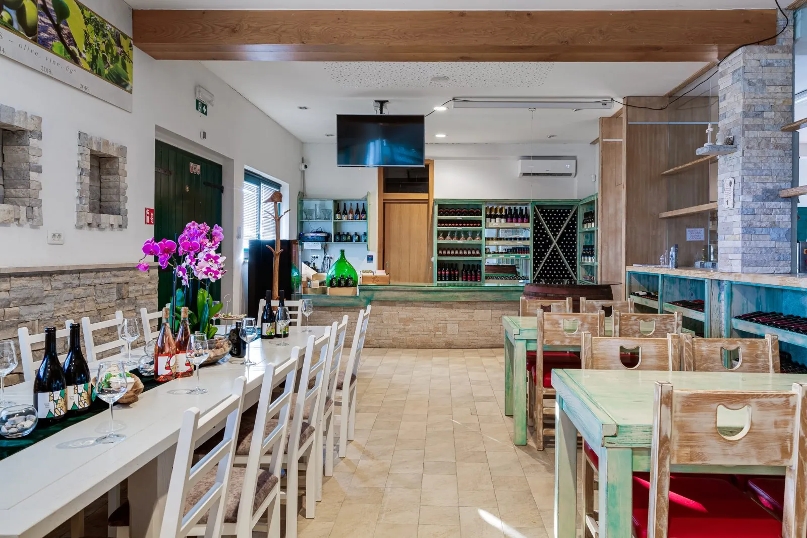 Rezervirajte stol za degustacije ili winebar - Kotari 